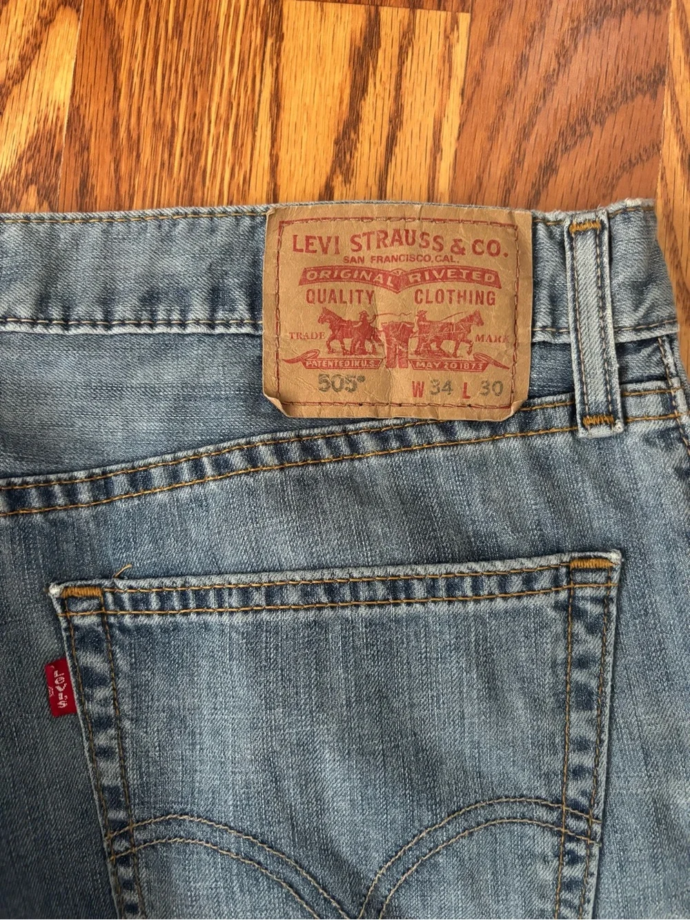 Levi's Relaxed Straight-Leg Jeans in Faded Blue